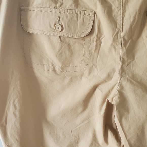 Faded Glory Khaki Stretch Shorts NWT Size 18 - Picture 3 of 5